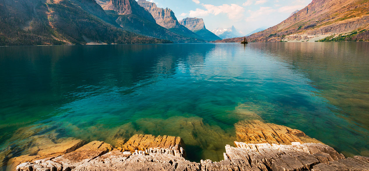 Lago St. Mary en el Parque Nacional Glacier en Montana